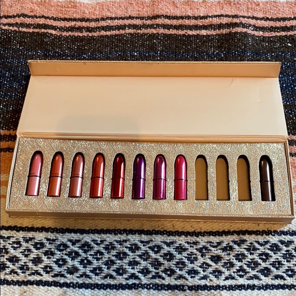 MAC COSMETICS MINI LIPSTICK (PARTY COMMENCING)